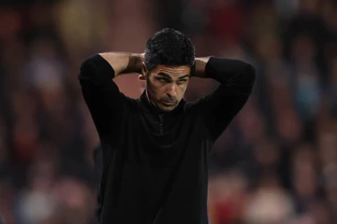 أرتيتا ينسحب من مقابلة على الهواء بسبب المنافسة مع ليفربول (فيديو)